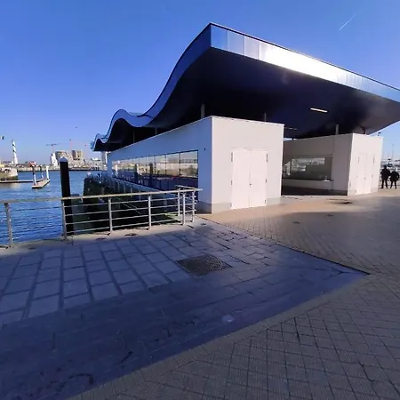 Penthouse Met Groot Terras * Ostend